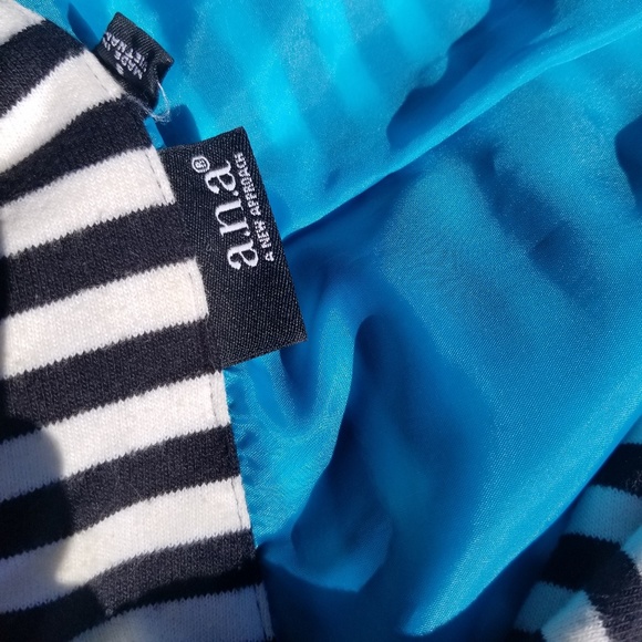 🖐5/$25🖐Ana black & white size Small blazer - Picture 3 of 3